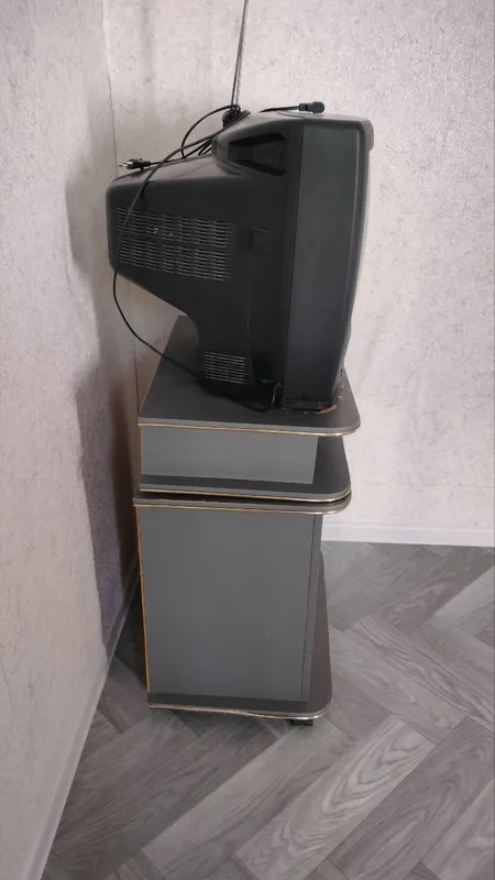 Продам Телевизор + Тумба 3