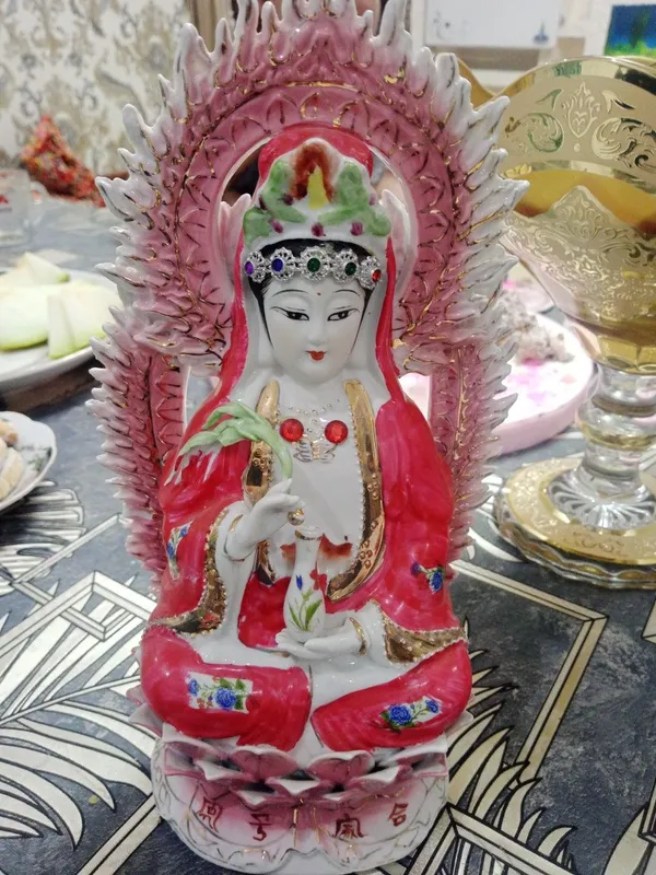Statuetka xitoylarniki haykali toza chinnidan i 50$