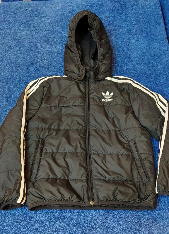 Продам фирменную куртку Adidas 1