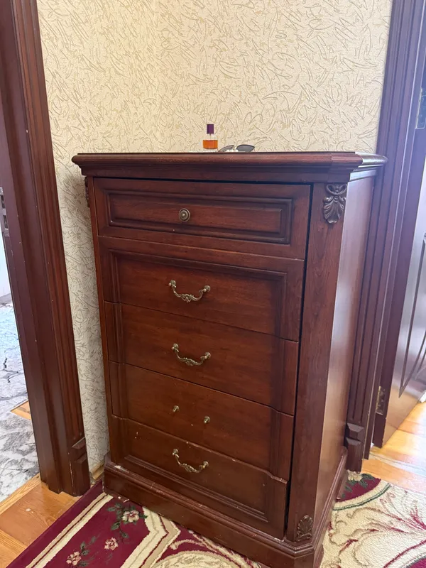 Spalni kamplekt sotiladi 3