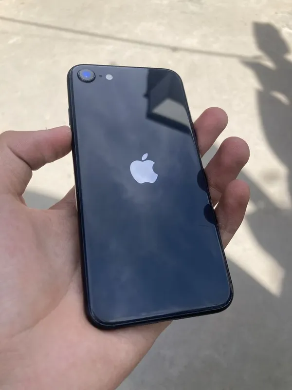 Iphone se подешевле 1