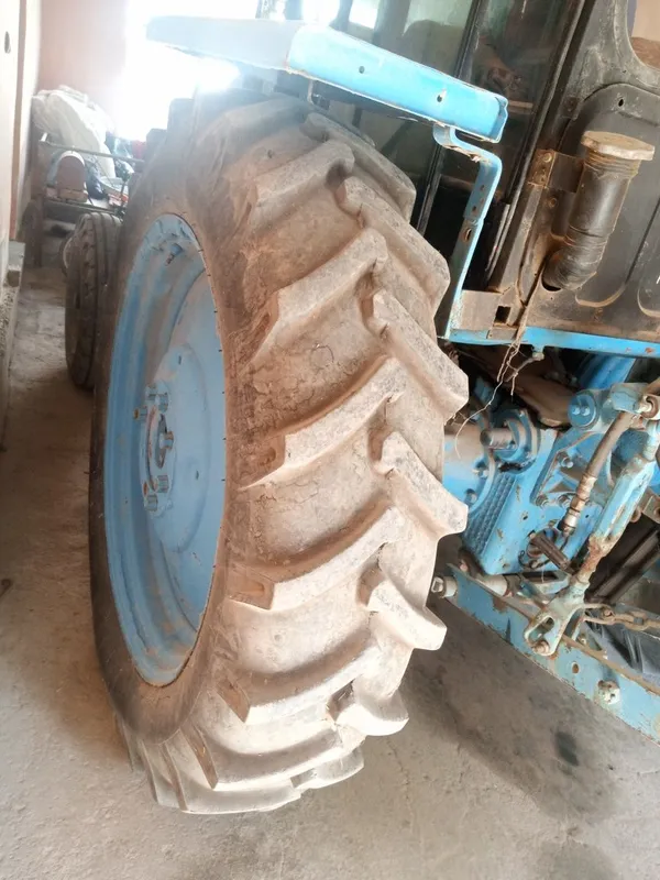 Traktor t28 sotiladi 3 Traktor t28 sotiladi 3