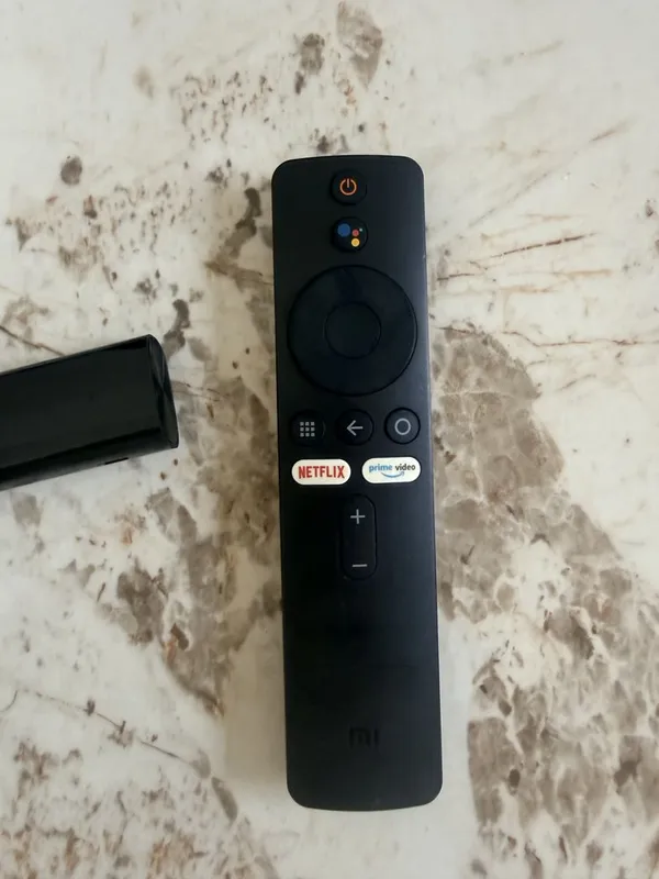 Медиаплеер Xiaomi Mi TV Stick вместе с пультом 3 Медиаплеер Xiaomi Mi TV Stick вместе с пультом 3