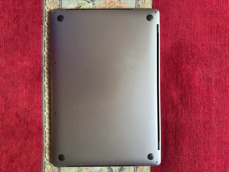 MacBook Pro 15.4 2018, 16/512 3 MacBook Pro 15.4 2018, 16/512 3