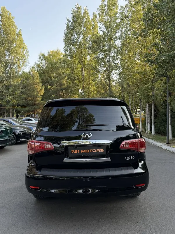 Infiniti QX 80 awd 4x4 7 kishili 5.6 atmo 4 Infiniti QX 80 awd 4x4 7 kishili 5.6 atmo 4
