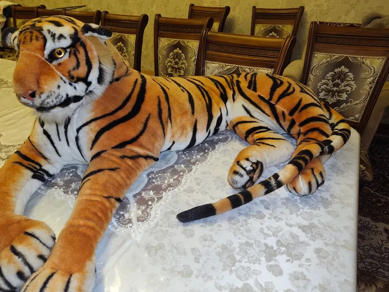 Yumshoq o'yinchoq tigr