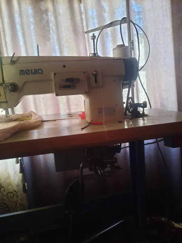 kashta tikuv mashinasi sotiladi