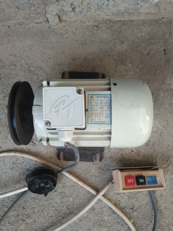 Elektrodvigitel 380/220 volt 1 Elektrodvigitel 380/220 volt 1