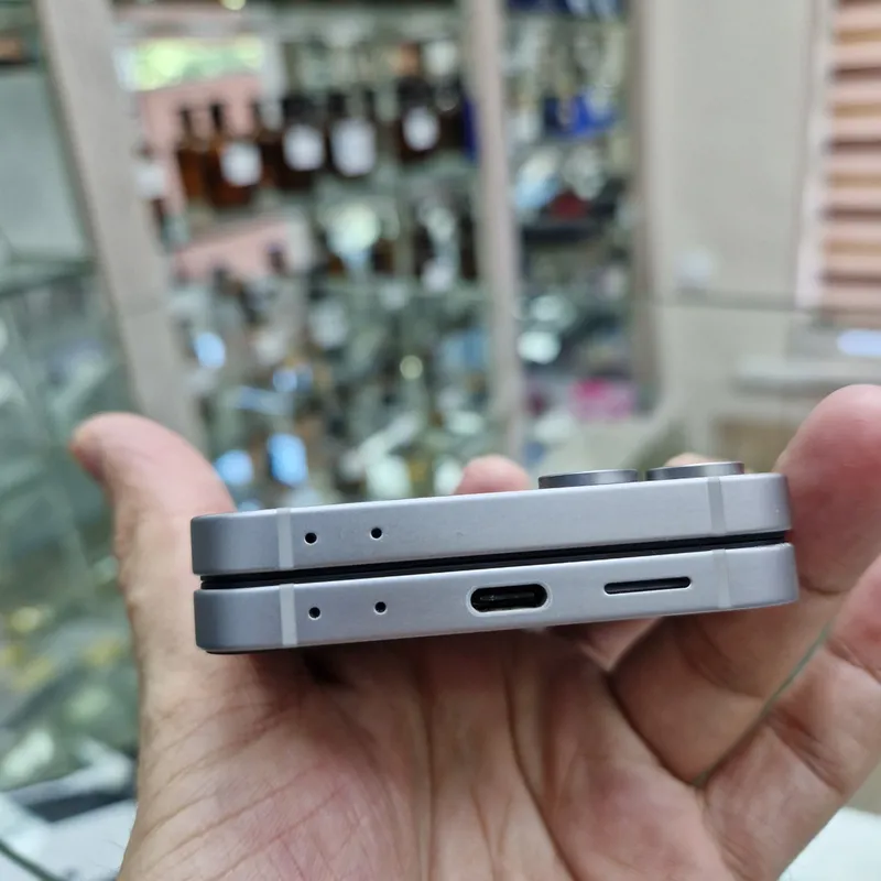 Samsung Flip6 3 Samsung Flip6 3