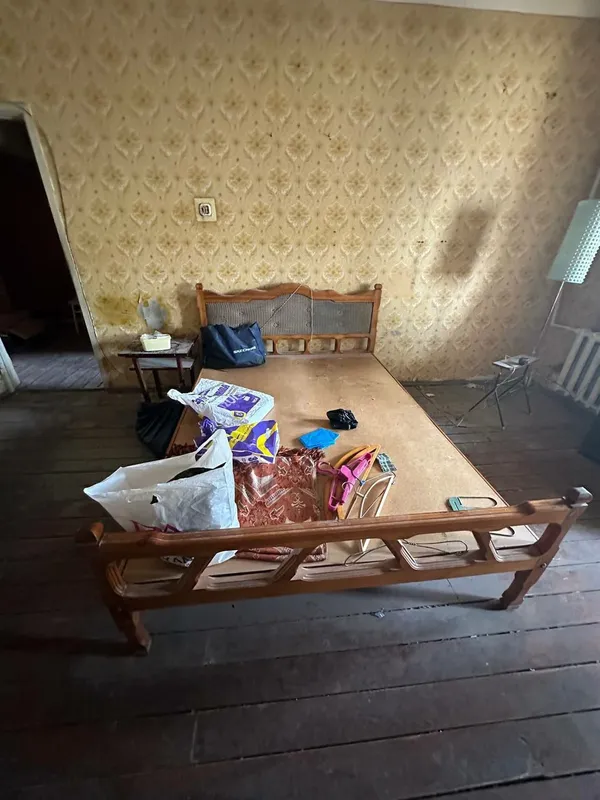 Продается деревянная кровать 1 Продается деревянная кровать 1