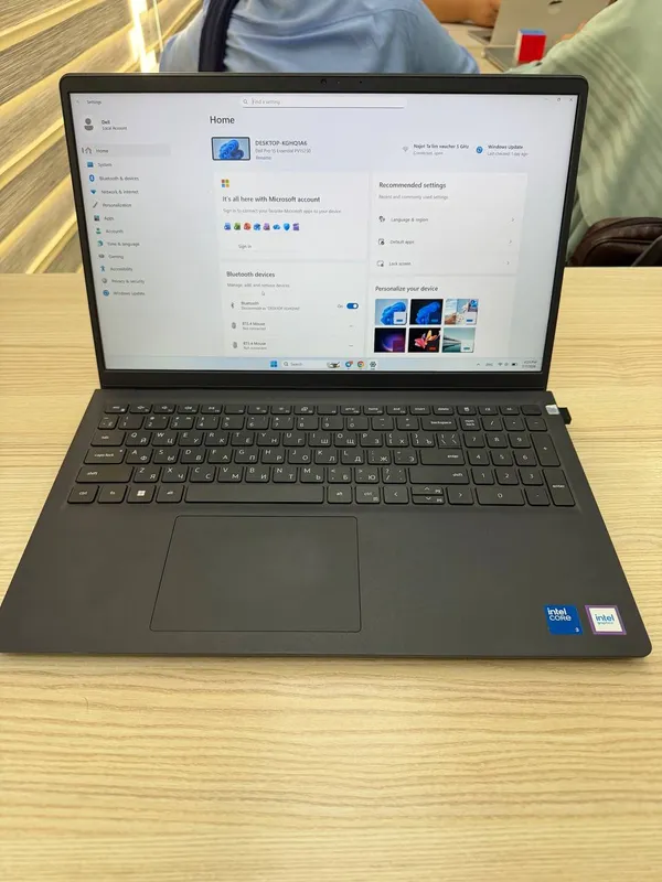 Ноутбук DELL PRO 15 ESSENTIAL 3