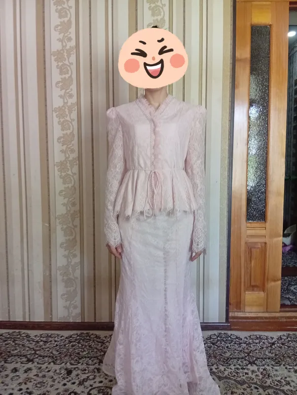 ayollar oqshom libosi