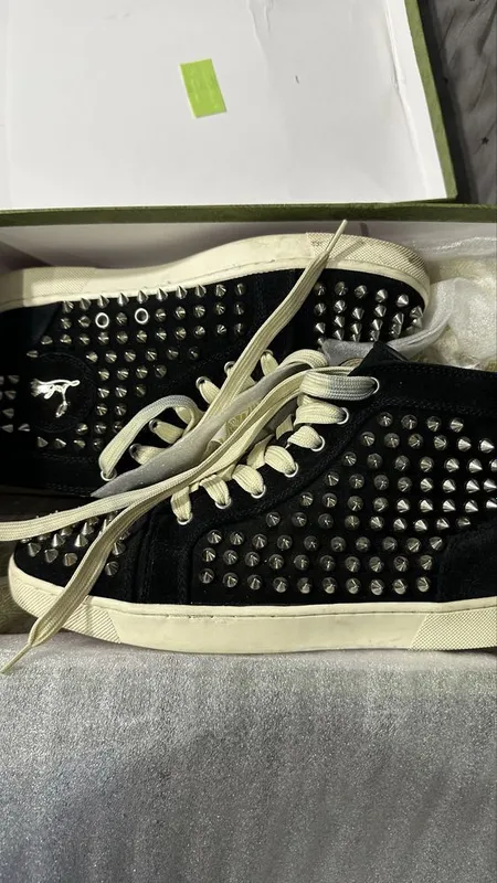 Оригинальная пара louboutin