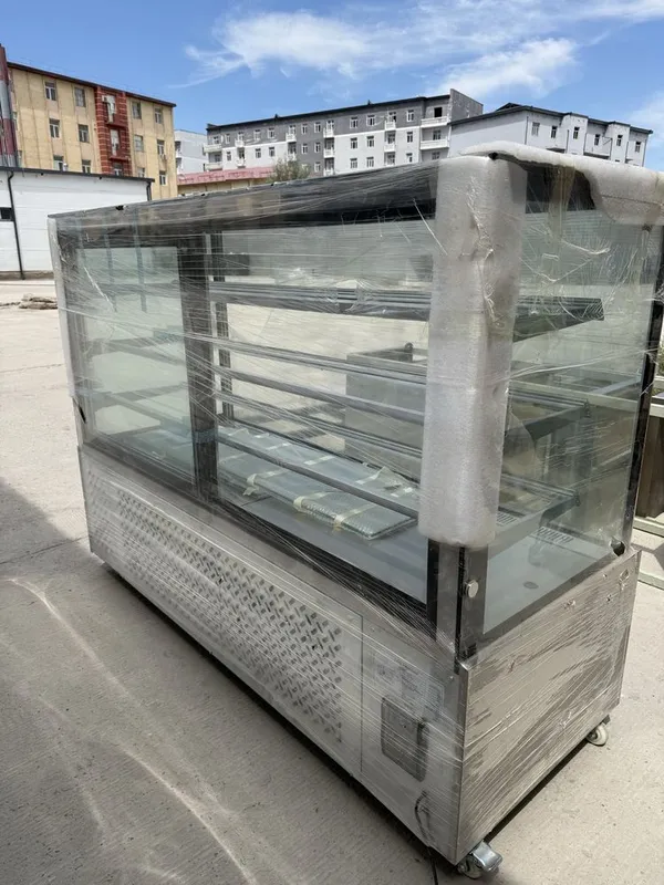 Sovitgich vitrina (yangi)- 4 qavatli,restaran va kafe uchun juda qulay 2 Sovitgich vitrina (yangi)- 4 qavatli,restaran va kafe uchun juda qulay 2