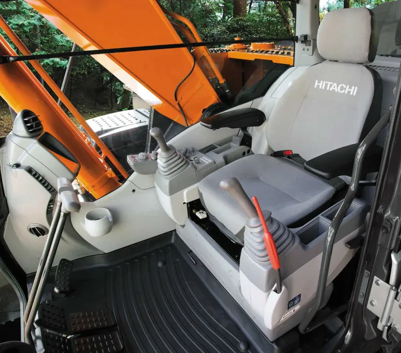 Гусеничный экскаватор HITACHI ZX200-5A ковш 1 м3 2 Гусеничный экскаватор HITACHI ZX200-5A ковш 1 м3 2
