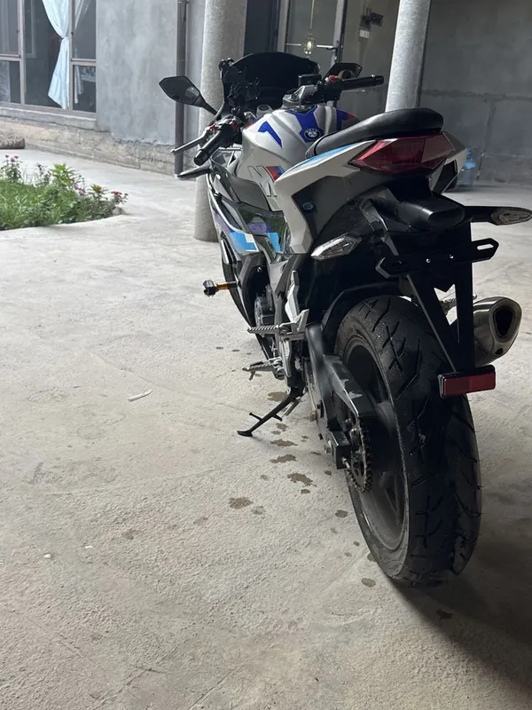 Moto Guzzi sotiladi 4 Moto Guzzi sotiladi 4