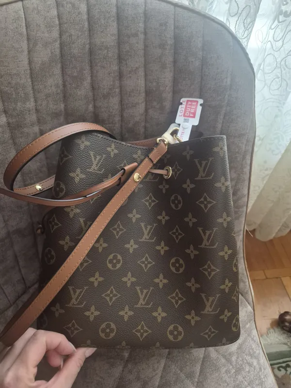 Yangi charm LV sumkasi sotiladi 1 Yangi charm LV sumkasi sotiladi 1