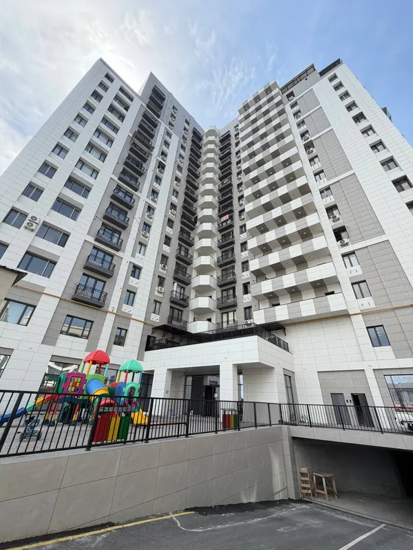 Продаётся 2-комнатная квартира (коробка) в ЖК City Tower Group