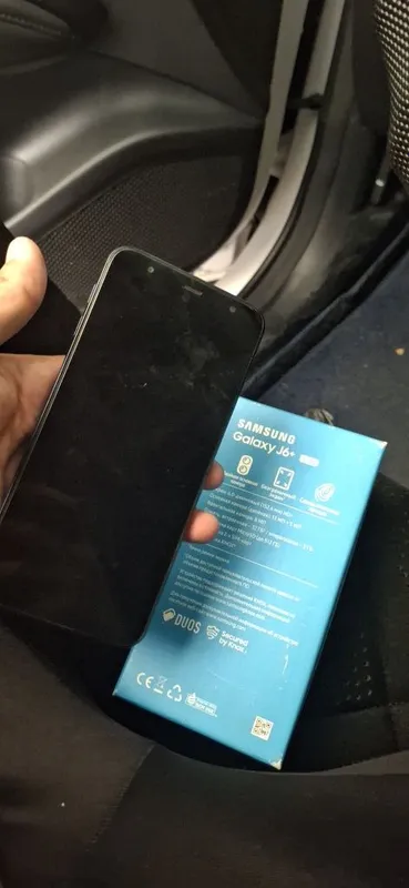 Samsung J6 plus holati yaxshi, xotinim foydalangan, qutisi, hujjatlari bor 2 Samsung J6 plus holati yaxshi, xotinim foydalangan, qutisi, hujjatlari bor 2