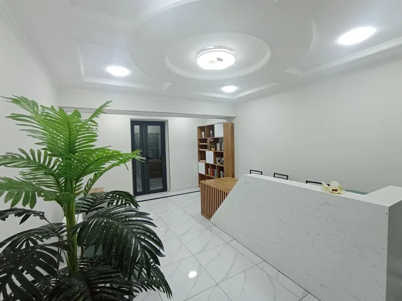 Ofis uchun resepshin sotiladi 1 Ofis uchun resepshin sotiladi 1