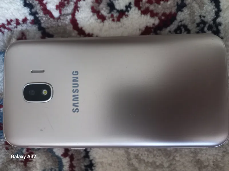 Телефон Samsung J2 1