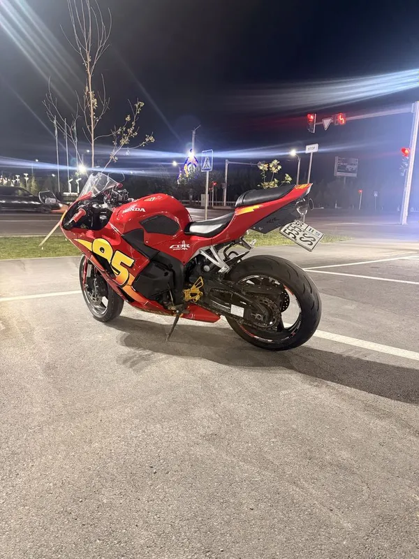 Honda CBR600RR 2012 3 Honda CBR600RR 2012 3