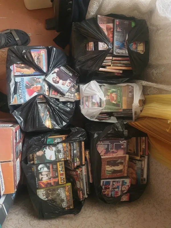 Продаются 2 DVD +500дисков ,фильмы+музыка — фото 3