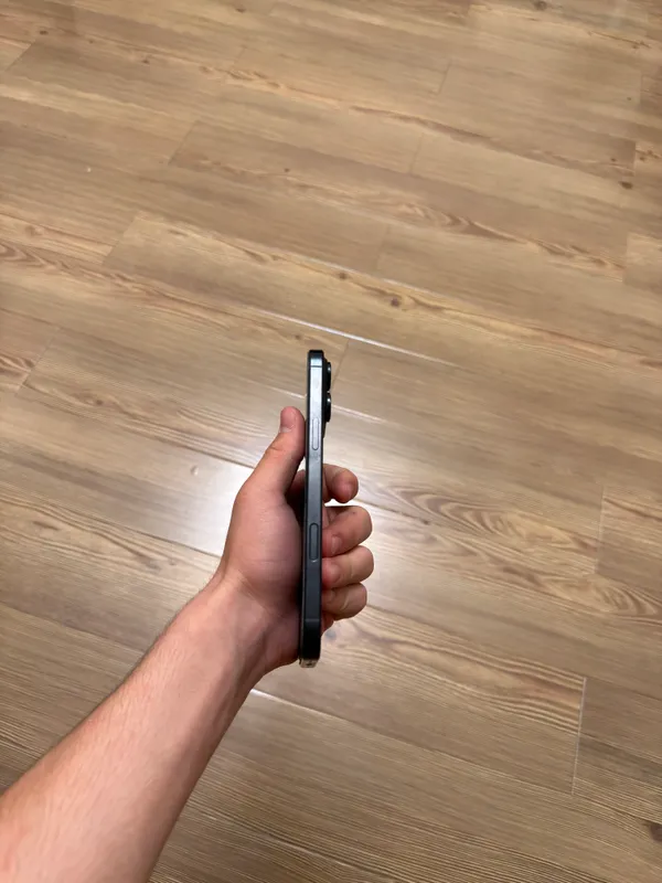 Iphone 16 pro max — фото 1
