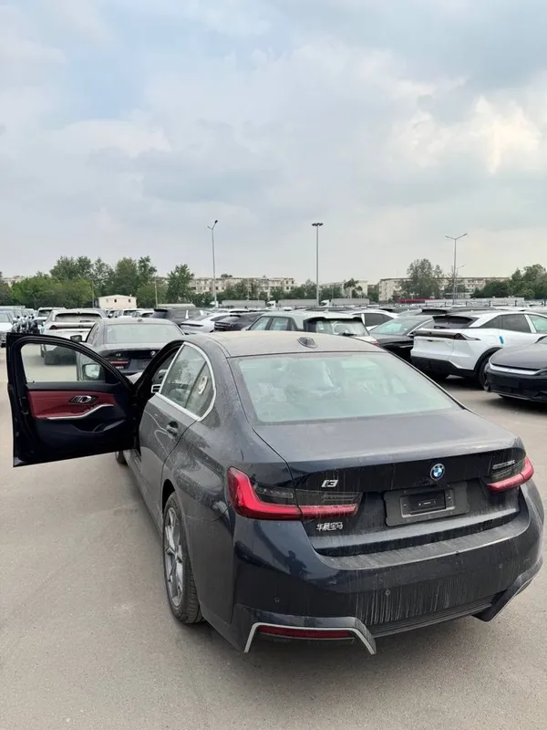 BMW I3 35L 2025 yil nomer olingan natarus — фото 3