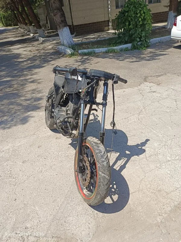 Продаю мотоцикл либо на запчасти на восстановление