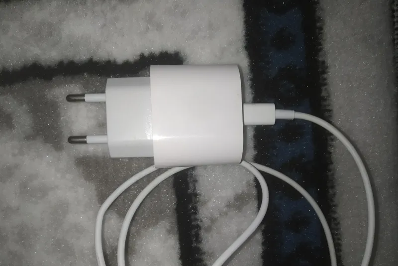 iPhone zaryadka holati ideal 2