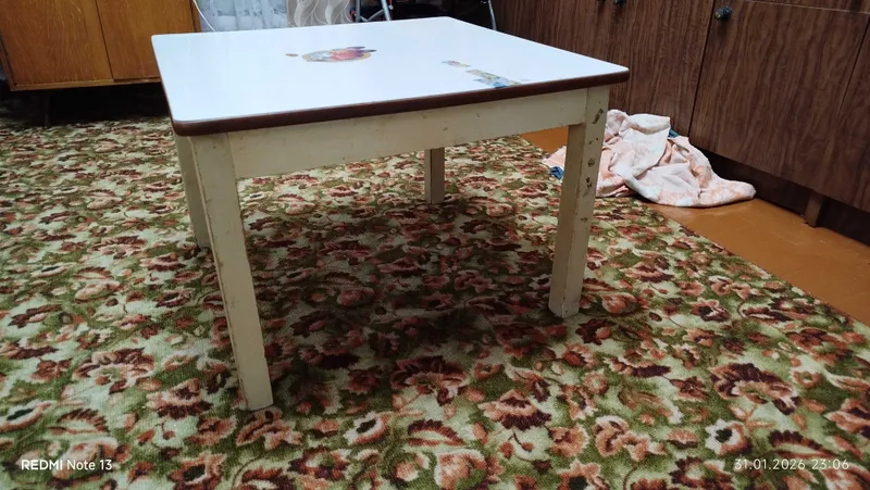 Детский столик.