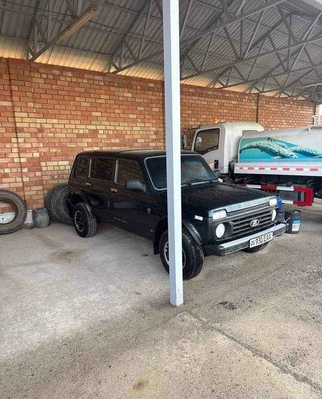 Lada Niva 4x4 Bronto 3