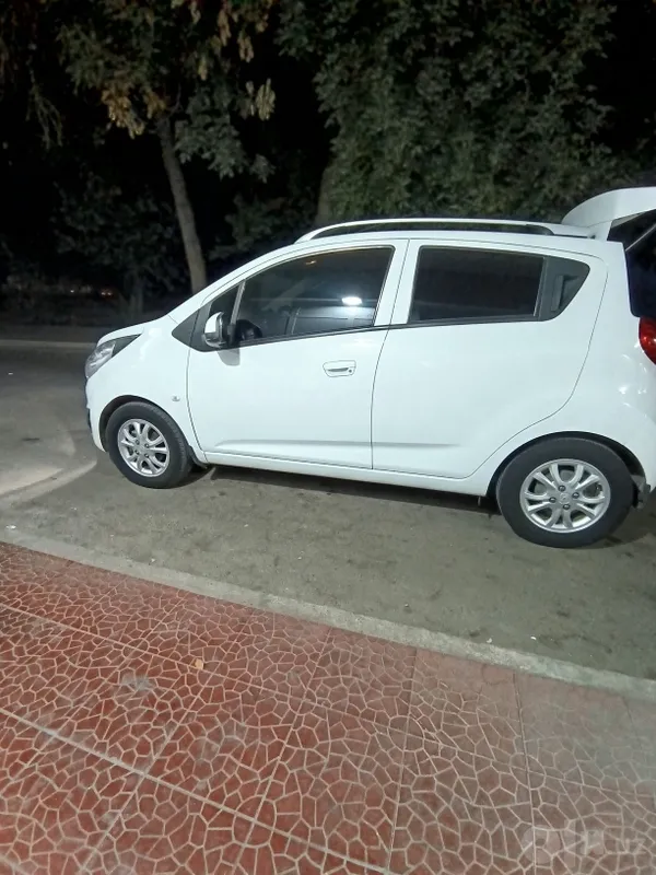 Чистый Chevrolet Spark 2021 года, автомат 4 Чистый Chevrolet Spark 2021 года, автомат 4