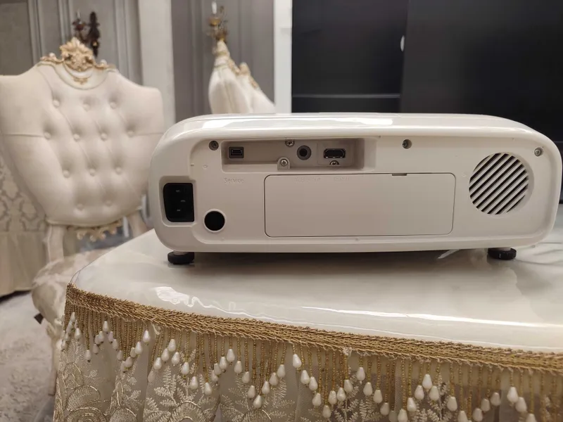 Проектор от компании Epson модель HA11A — фото 1 Проектор от компании Epson модель HA11A — фото 1