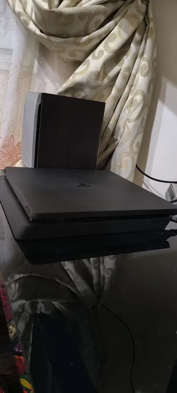 Срочно продаётся PlayStation 4 slim 500gb в отличном состоянии! — фото 1