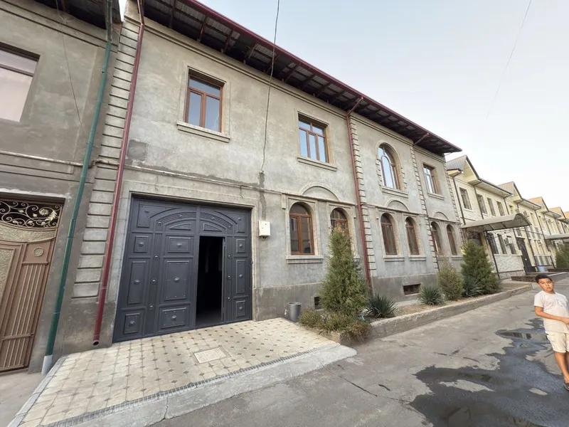 Yunus-obod tumani Xasanboyda 3 etajli uy sotiladi — фото 1