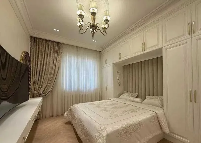 ул. Нукусская 3 комнаты • 90 м² •7/10 этаж 3 ул. Нукусская 3 комнаты • 90 м² •7/10 этаж 3