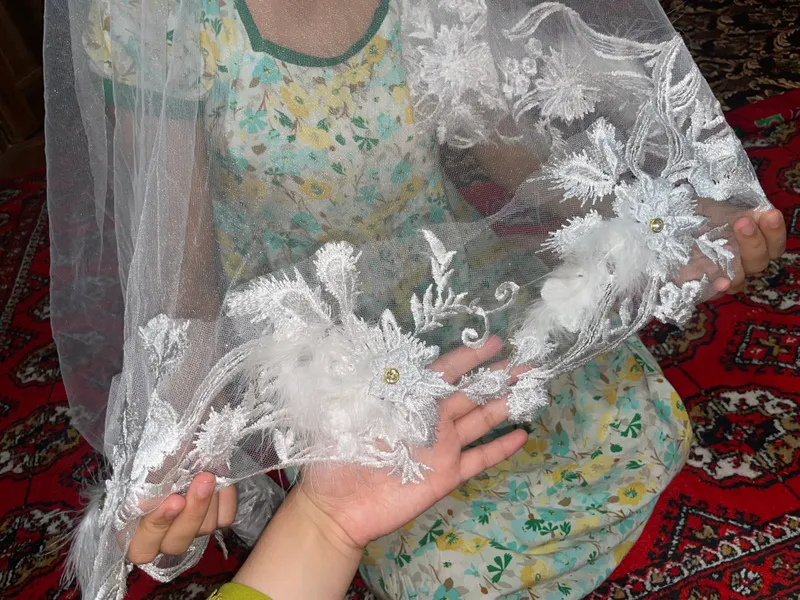 Kelin kiyimlari fata 1