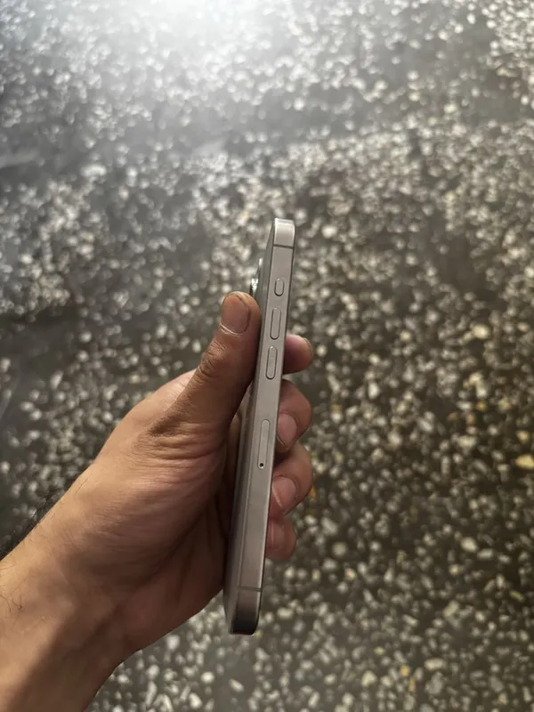 Iphone 15pro yomkst 86 kha region 745sikl 128gb karobka bor ideal — фото 4