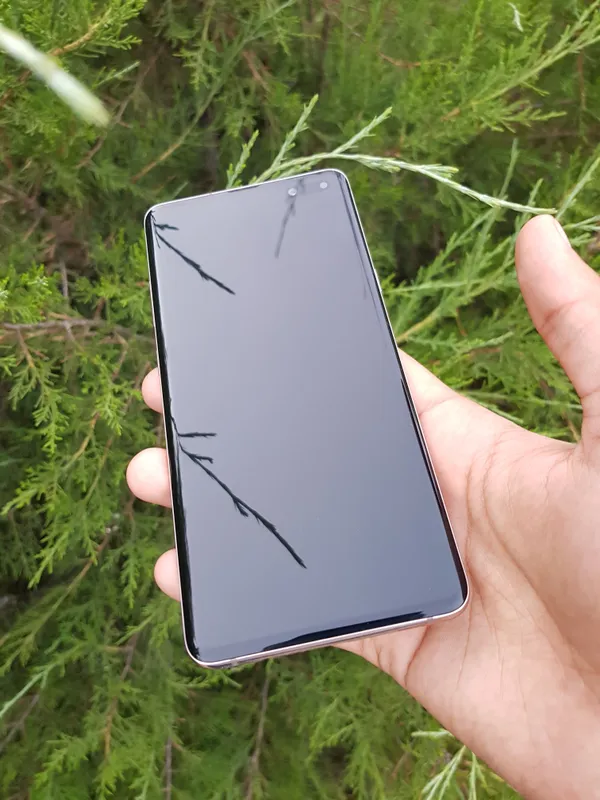 Samsung Galaxy S10 Plus 5G. Память 12/256 ГБ. 2 Samsung Galaxy S10 Plus 5G. Память 12/256 ГБ. 2