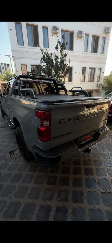 Chevrolet Silverado 4 Chevrolet Silverado 4