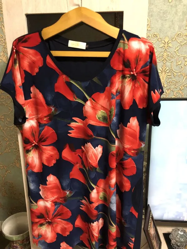 Красивая туника 56 размера и белые брюки 2