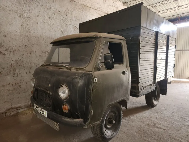 Автомашина УАЗ-3303