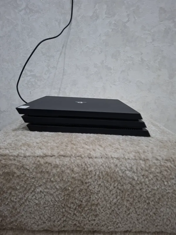 ps4 pro 1 tb есть все игры футбола + 2 жостик — фото 3 ps4 pro 1 tb есть все игры футбола + 2 жостик — фото 3
