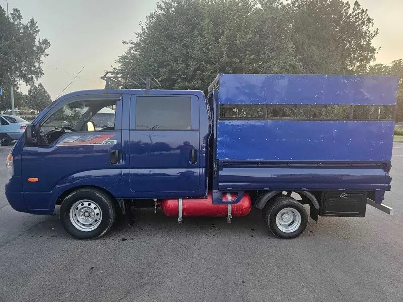 KIA BONGO Sotiladi 3 KIA BONGO Sotiladi 3