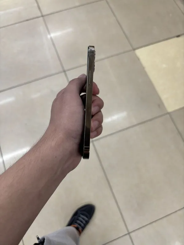 Iphone 12 pro golt 3