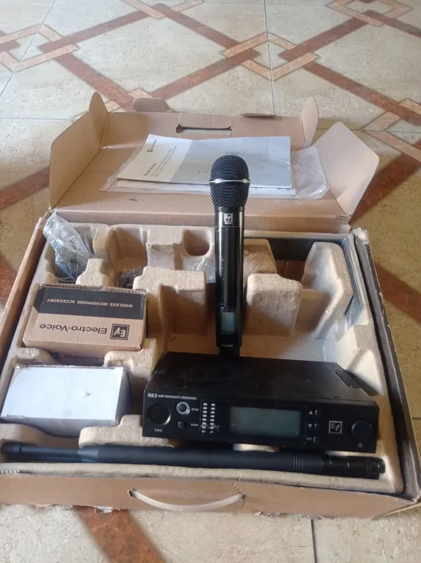 Electro voice re3 microphone 1