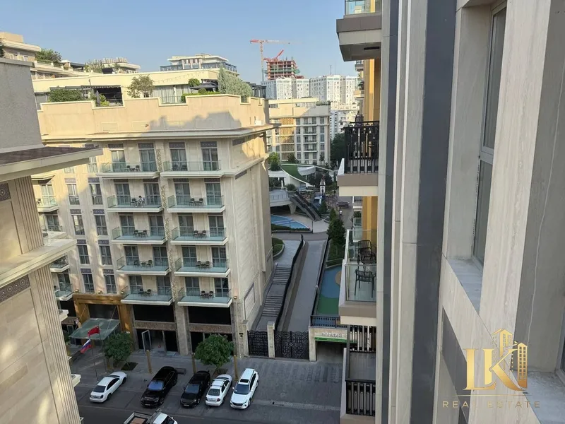 Продаётся 3-комнатная квартира в ЖК Mirabad Avenue (Golden House) — фото 1