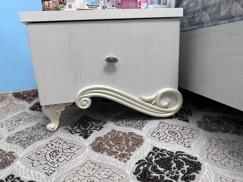 Mebel srochna sotiladi